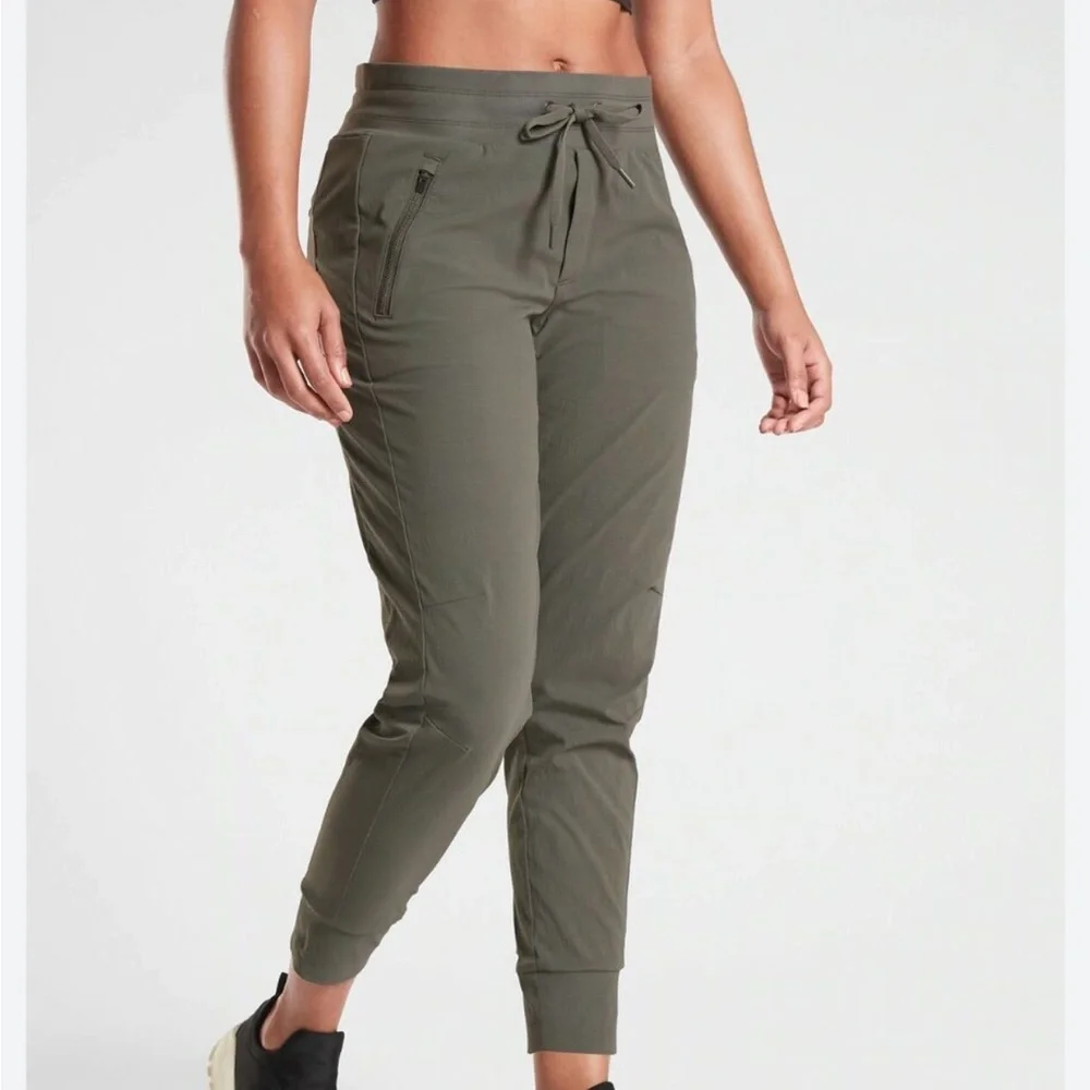 Athleta Trekkie north green utility cargo pants 2